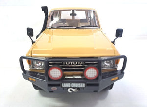 TOYOTA LANDCRUISER 60 1/18 FROM KYOSHO