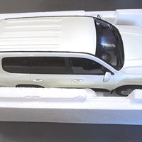 1:18 TOYOTA LAND CRUISER WHITE (RESIN)