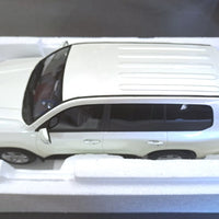 1:18 TOYOTA LAND CRUISER WHITE (RESIN)