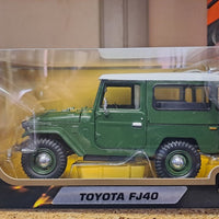 TOYOTA FJ40 (HARD TOP) GREEN 1/24